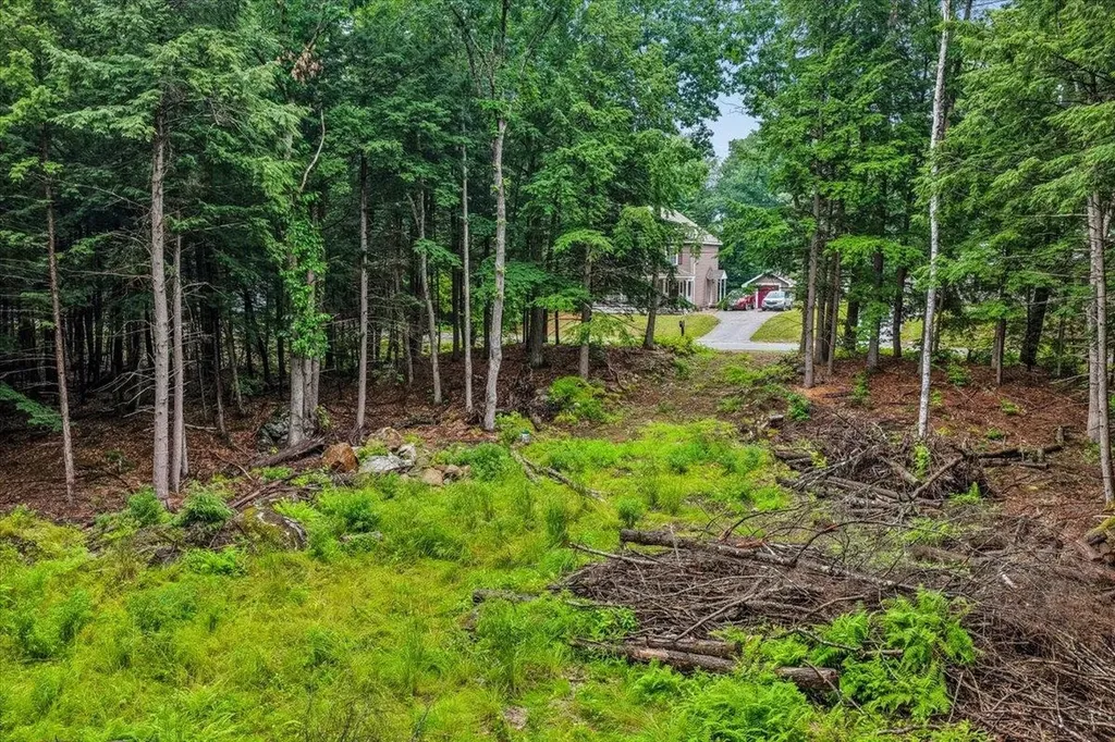 M10 L05 S37 Centennial Drive Webster NH 03303