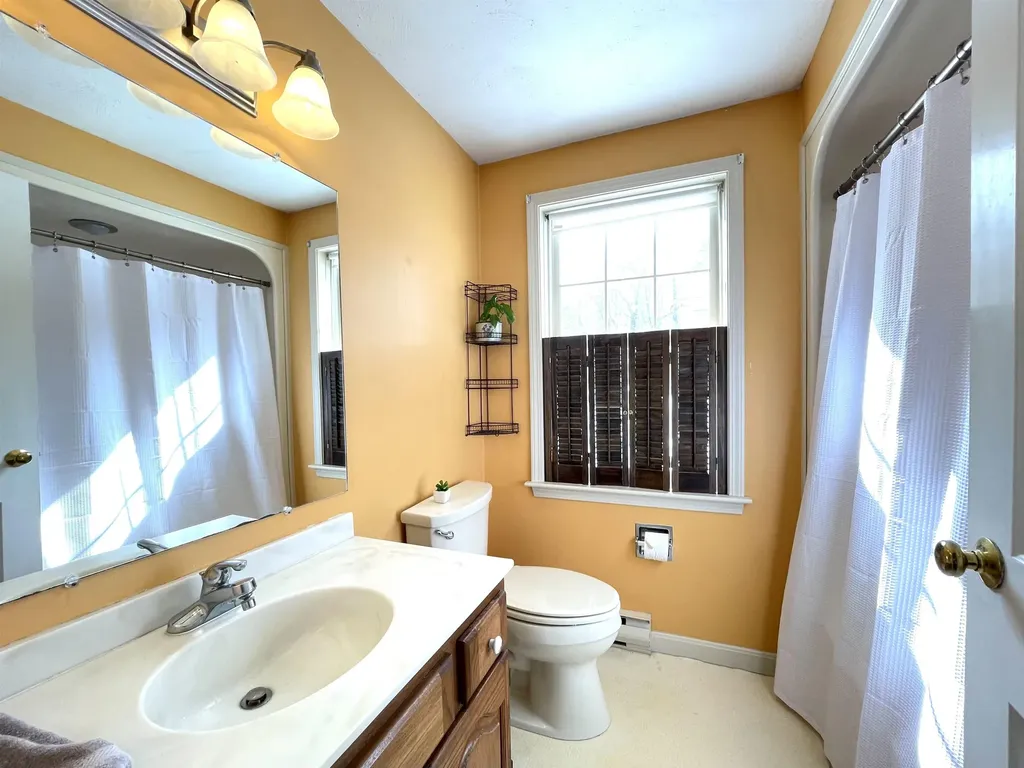 14 Colonial Square Peterborough NH 03458
