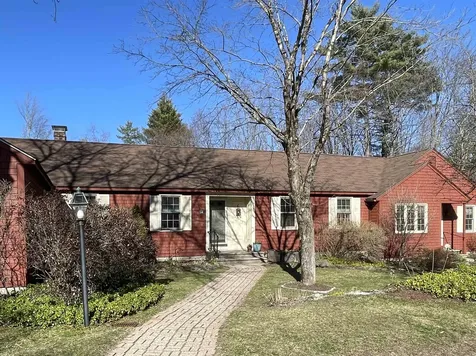 14 Colonial Square Peterborough NH 03458