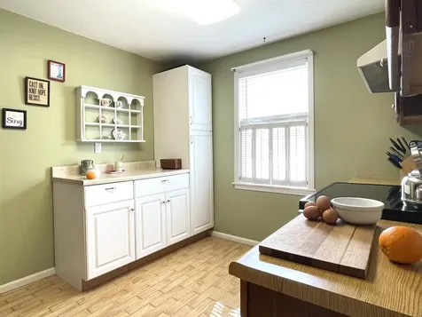 14 Colonial Square Peterborough NH 03458