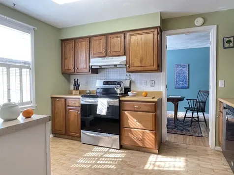 14 Colonial Square Peterborough NH 03458