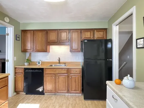 14 Colonial Square Peterborough NH 03458