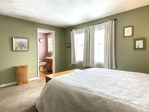 14 Colonial Square Peterborough NH 03458