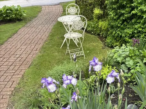 14 Colonial Square Peterborough NH 03458