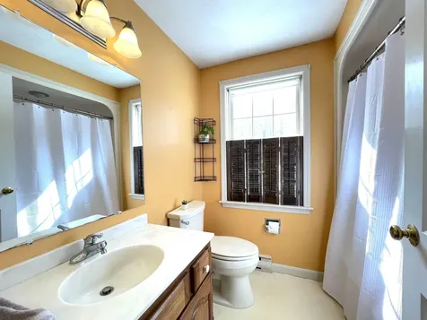 14 Colonial Square Peterborough NH 03458