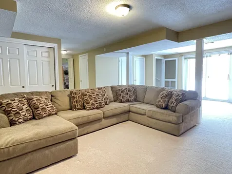 14 Colonial Square Peterborough NH 03458