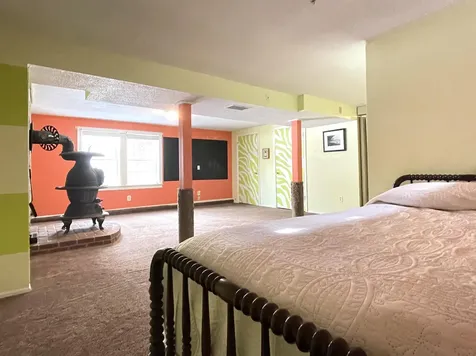 14 Colonial Square Peterborough NH 03458