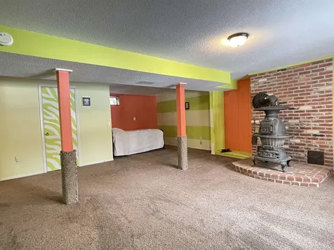 14 Colonial Square Peterborough NH 03458