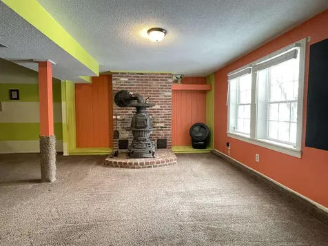 14 Colonial Square Peterborough NH 03458