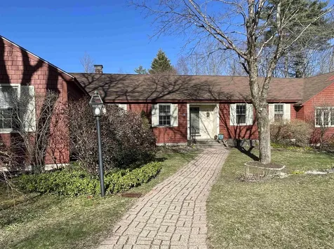 14 Colonial Square Peterborough NH 03458