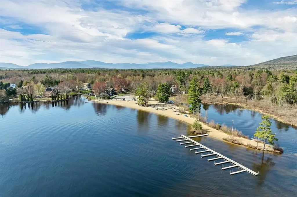 16 Robin Lane Moultonborough NH 03254