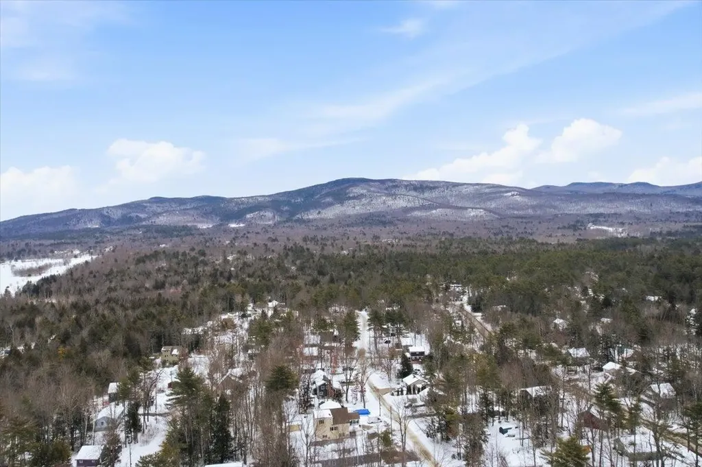 16 Robin Lane Moultonborough NH 03254