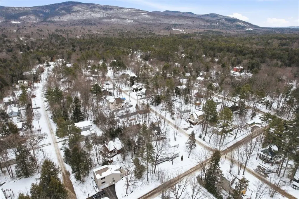 16 Robin Lane Moultonborough NH 03254