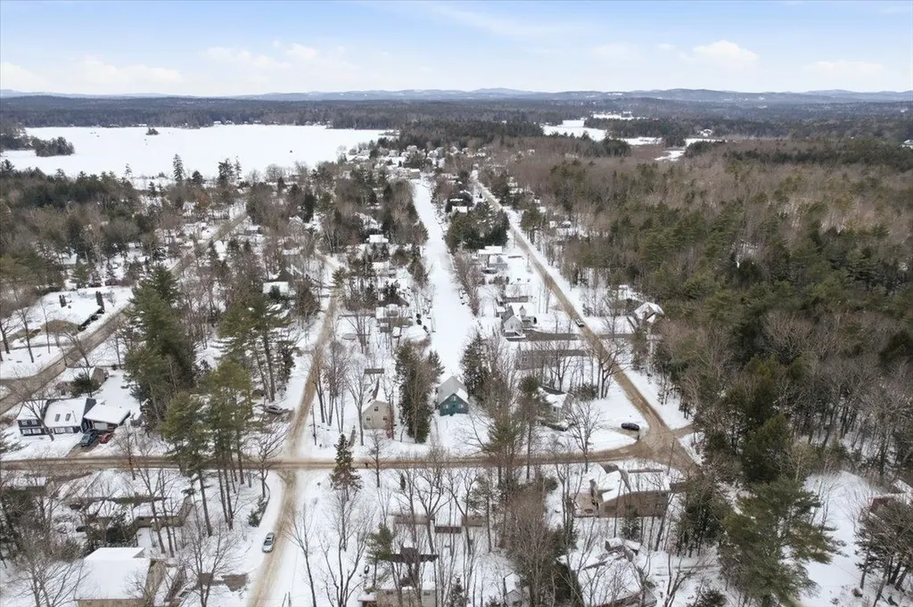 16 Robin Lane Moultonborough NH 03254