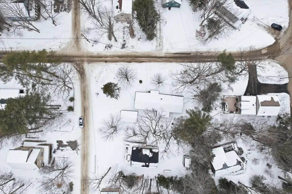 16 Robin Lane Moultonborough NH 03254