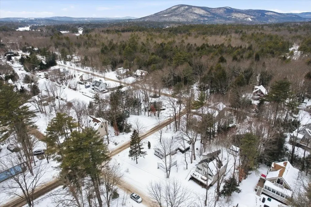 16 Robin Lane Moultonborough NH 03254