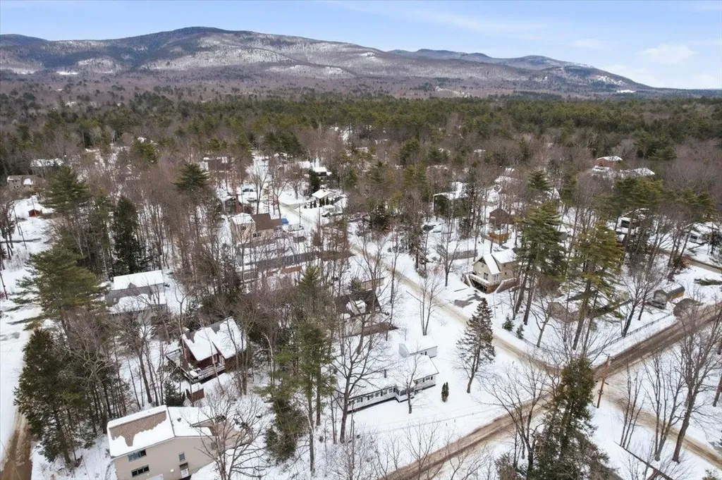 16 Robin Lane Moultonborough NH 03254