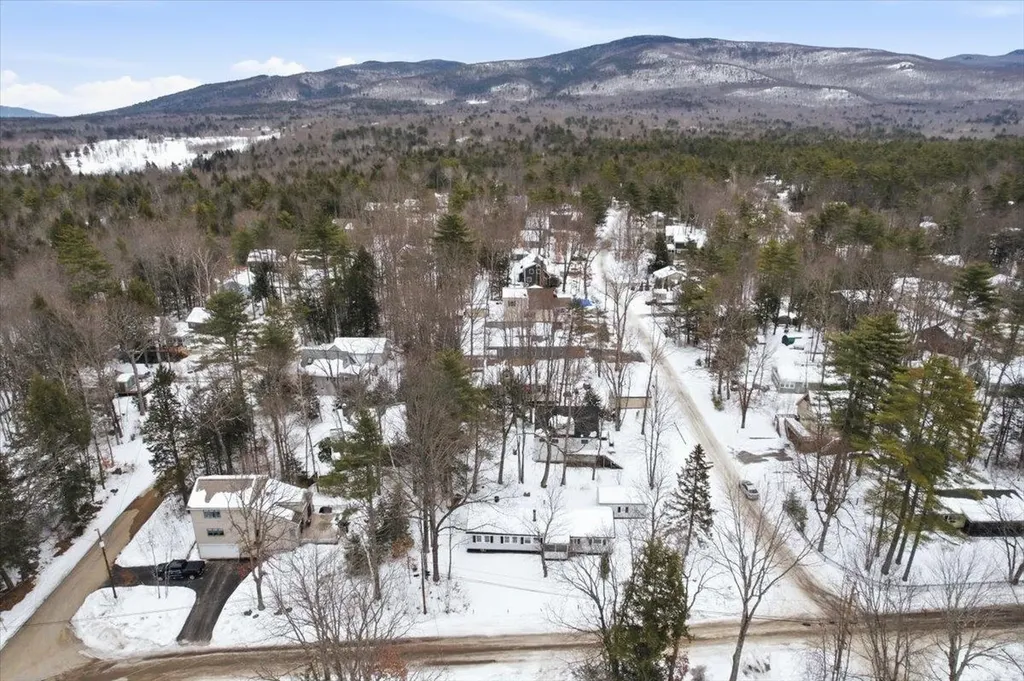 16 Robin Lane Moultonborough NH 03254