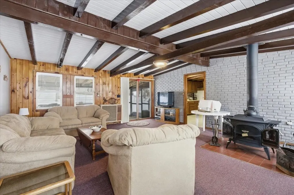 16 Robin Lane Moultonborough NH 03254