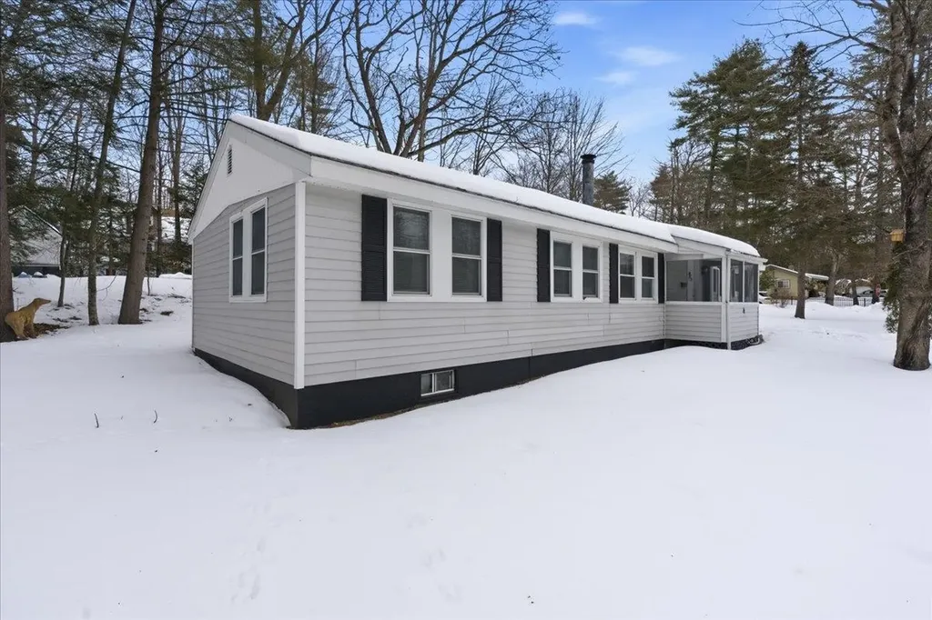 16 Robin Lane Moultonborough NH 03254