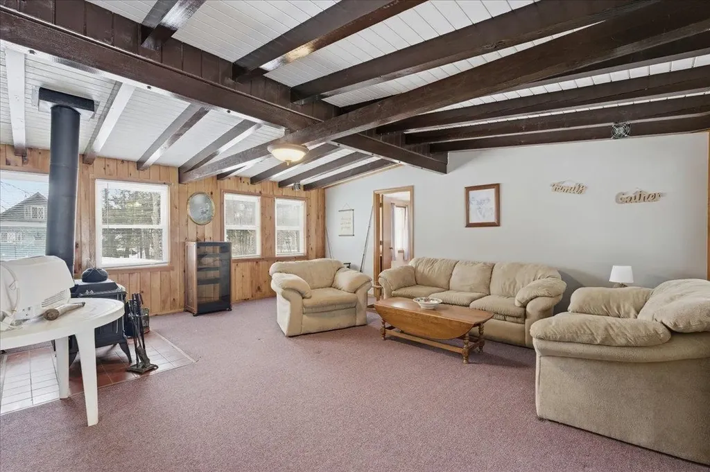 16 Robin Lane Moultonborough NH 03254