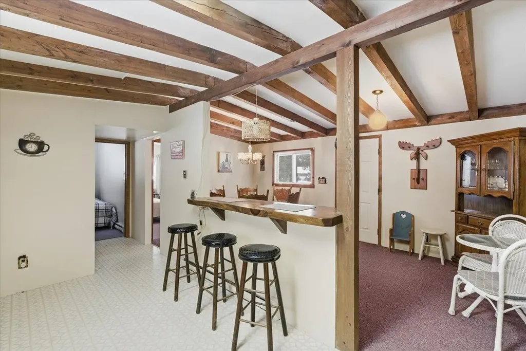 16 Robin Lane Moultonborough NH 03254