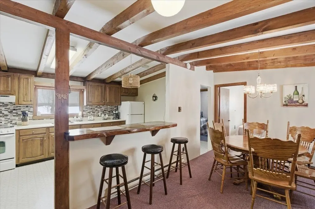 16 Robin Lane Moultonborough NH 03254