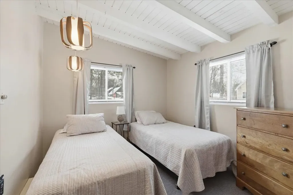 16 Robin Lane Moultonborough NH 03254