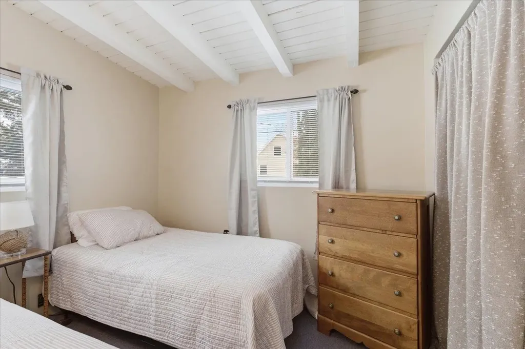 16 Robin Lane Moultonborough NH 03254