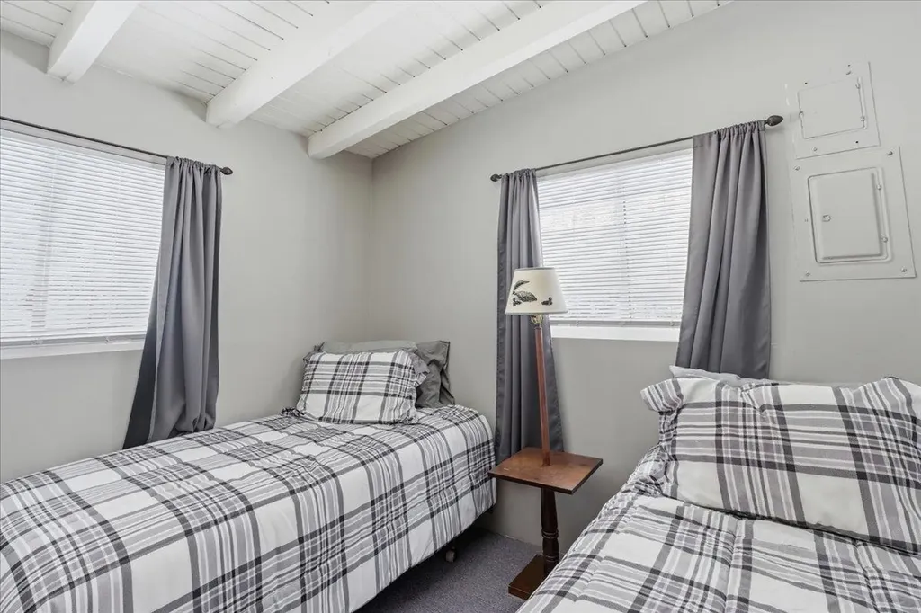 16 Robin Lane Moultonborough NH 03254