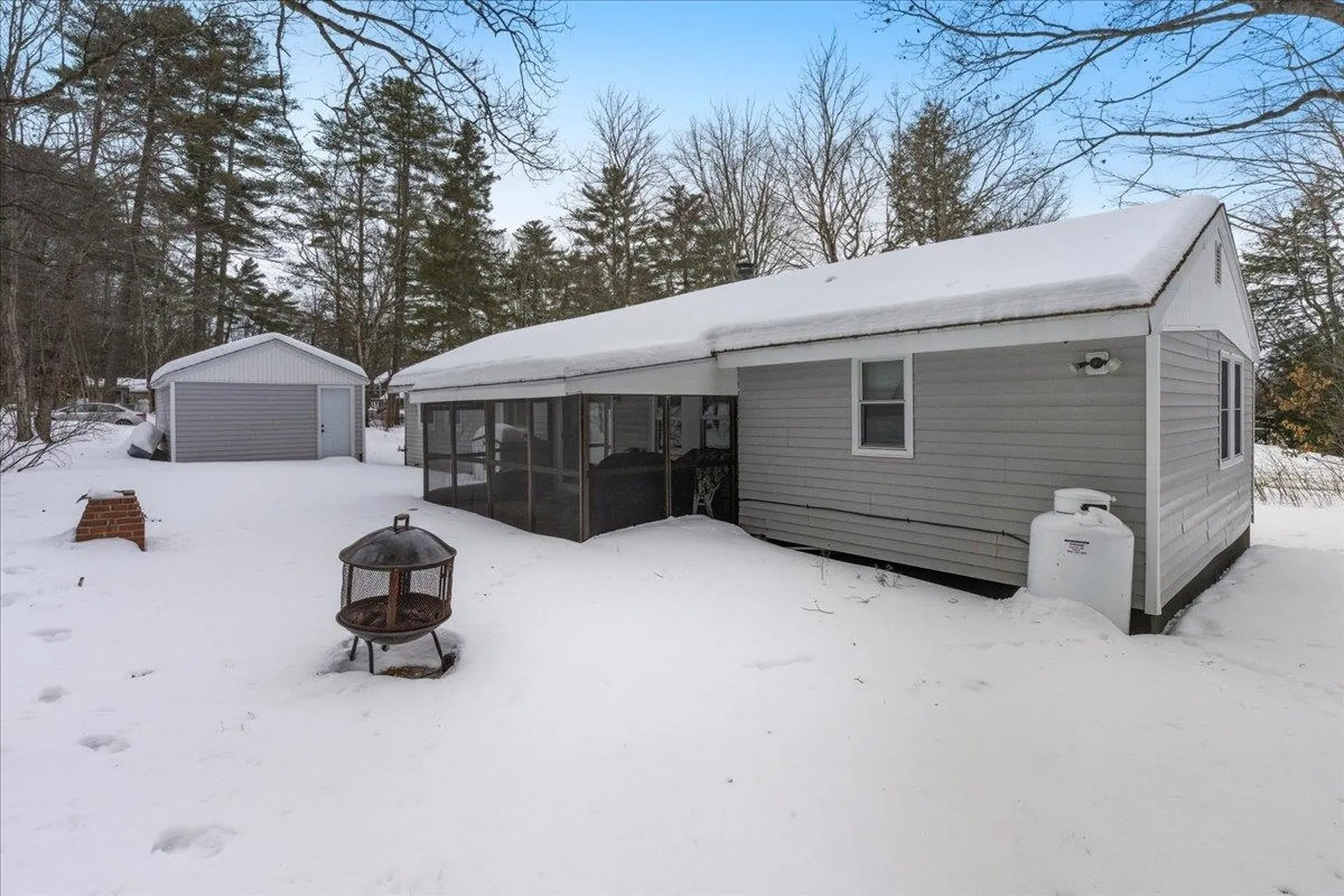 16 Robin Lane Moultonborough NH 03254