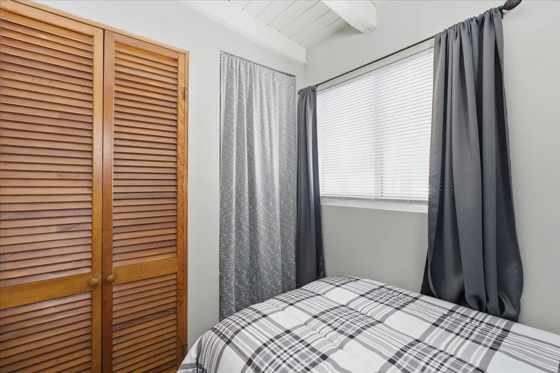 16 Robin Lane Moultonborough NH 03254