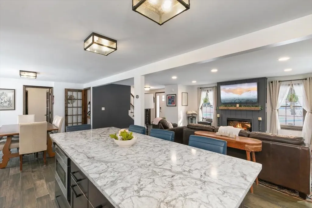 11 Farview Hill Road Atkinson NH 03811