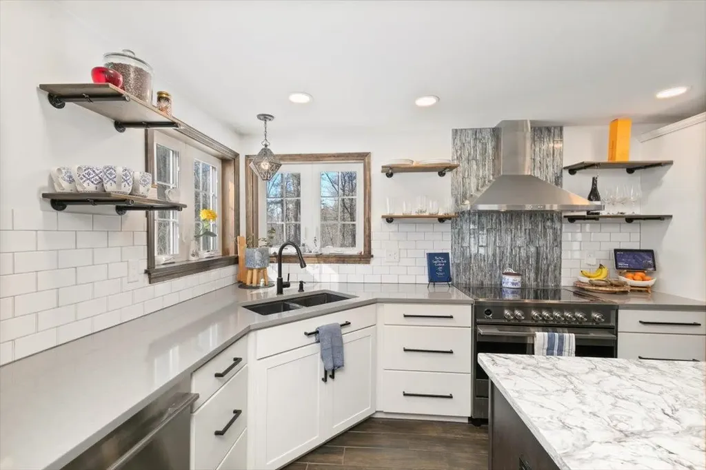 11 Farview Hill Road Atkinson NH 03811