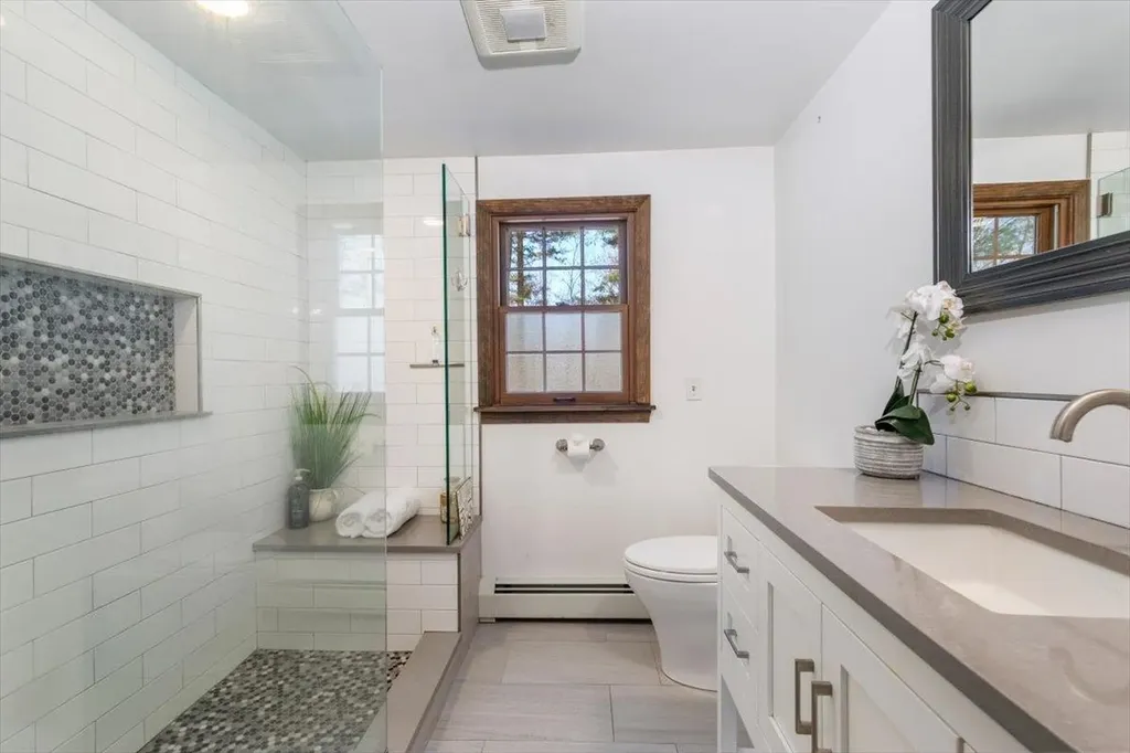 11 Farview Hill Road Atkinson NH 03811