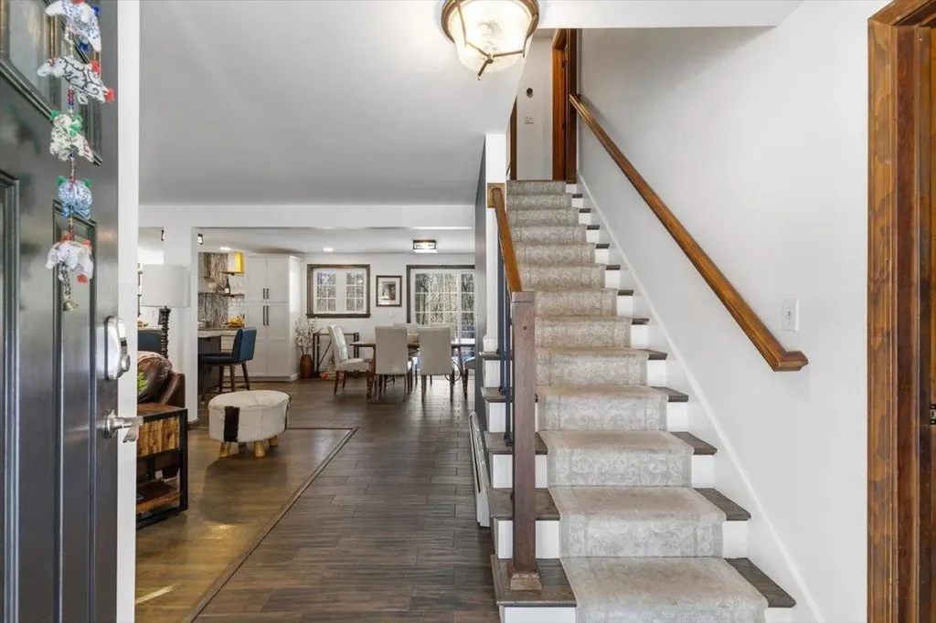 11 Farview Hill Road Atkinson NH 03811