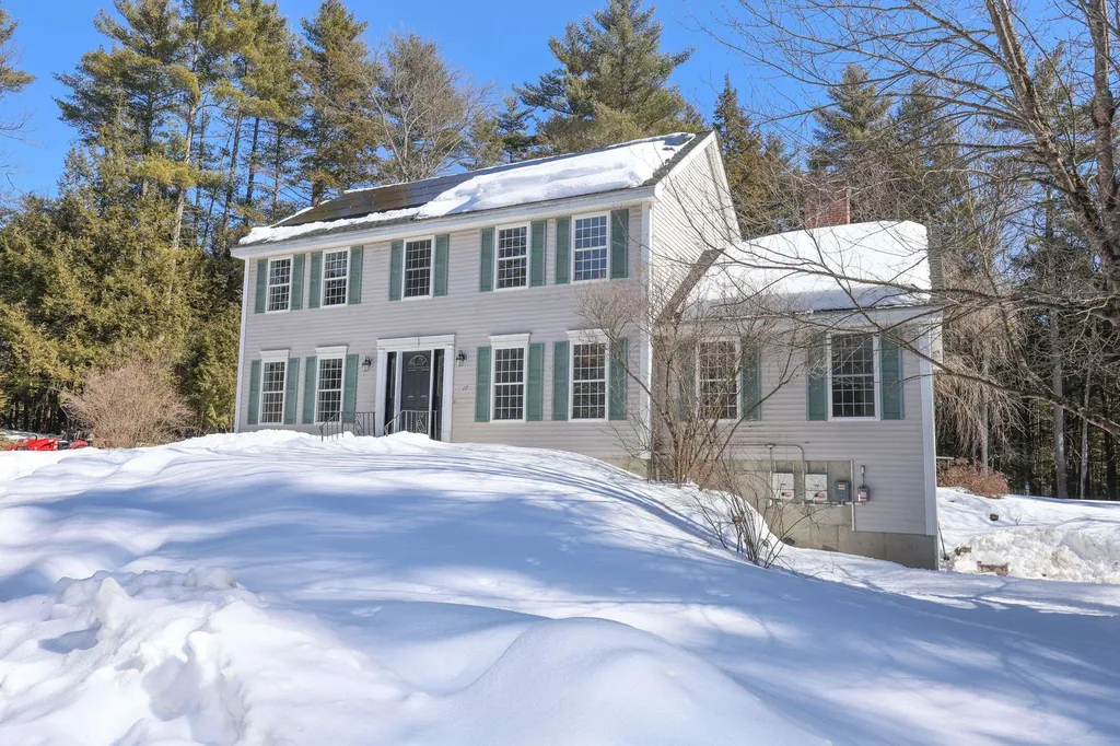 17 Erin Drive Bow NH 03304