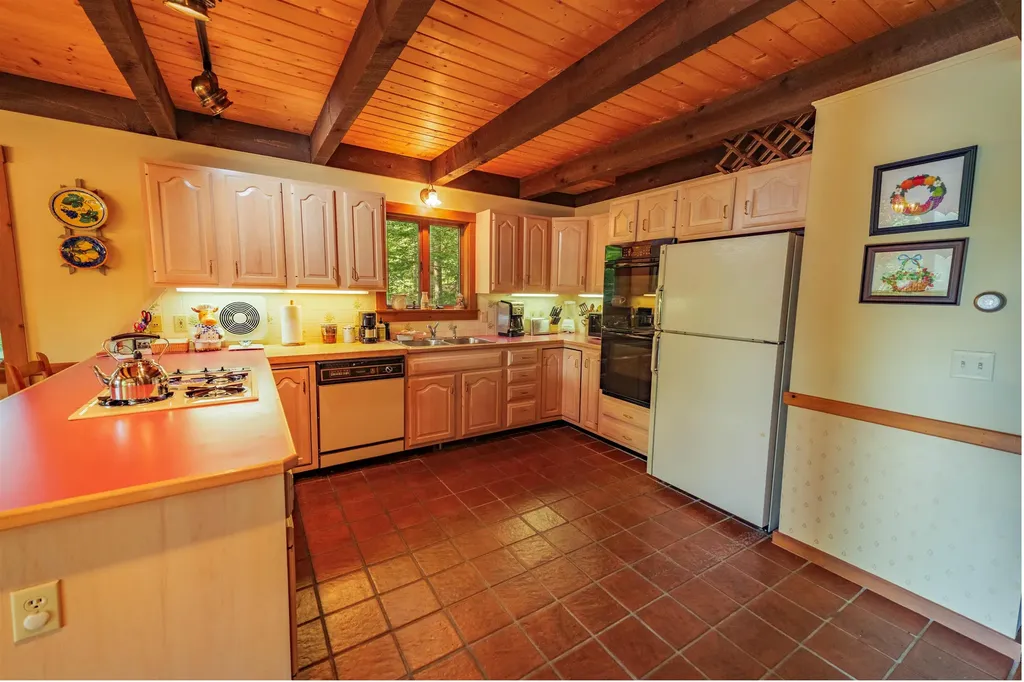 156 West Lake Road Wilmington VT 05356