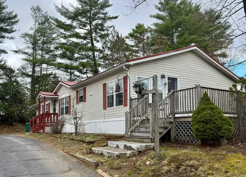 10 Timothy Drive Belmont NH 03220