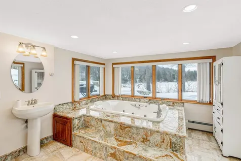 19 Quimby Court Danville NH 03819