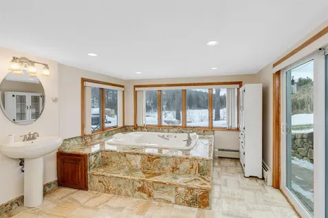 19 Quimby Court Danville NH 03819
