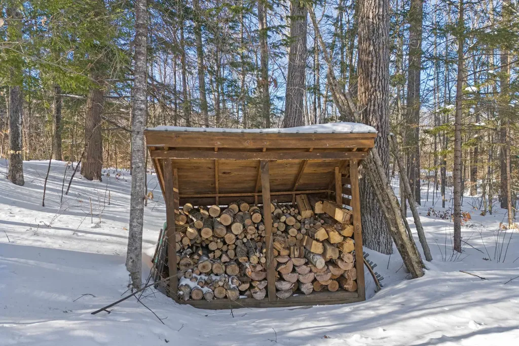 11 Beard Lane Grafton NH 03240