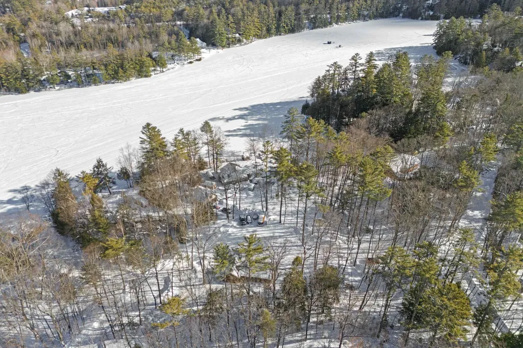 11 Beard Lane Grafton NH 03240