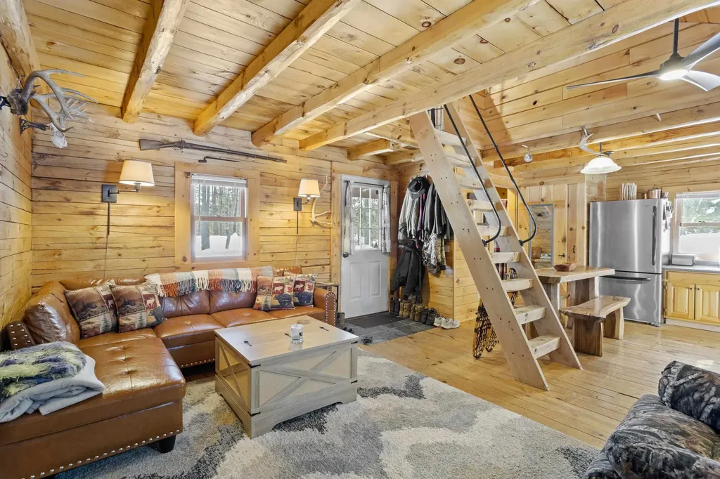 11 Beard Lane Grafton NH 03240