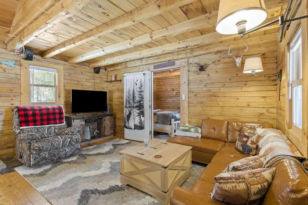11 Beard Lane Grafton NH 03240