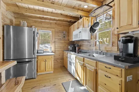 11 Beard Lane Grafton NH 03240