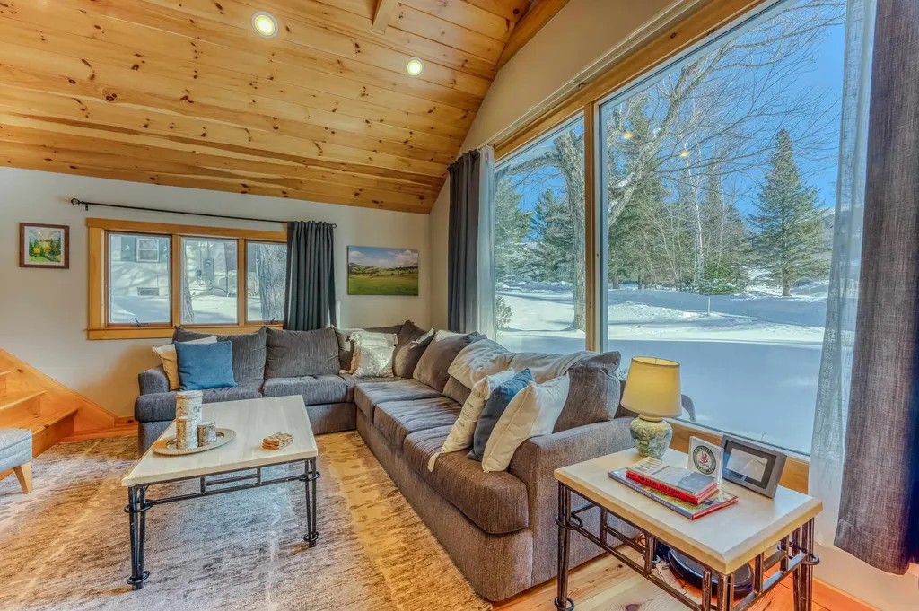 37 Pioneer Road Franconia NH 03580