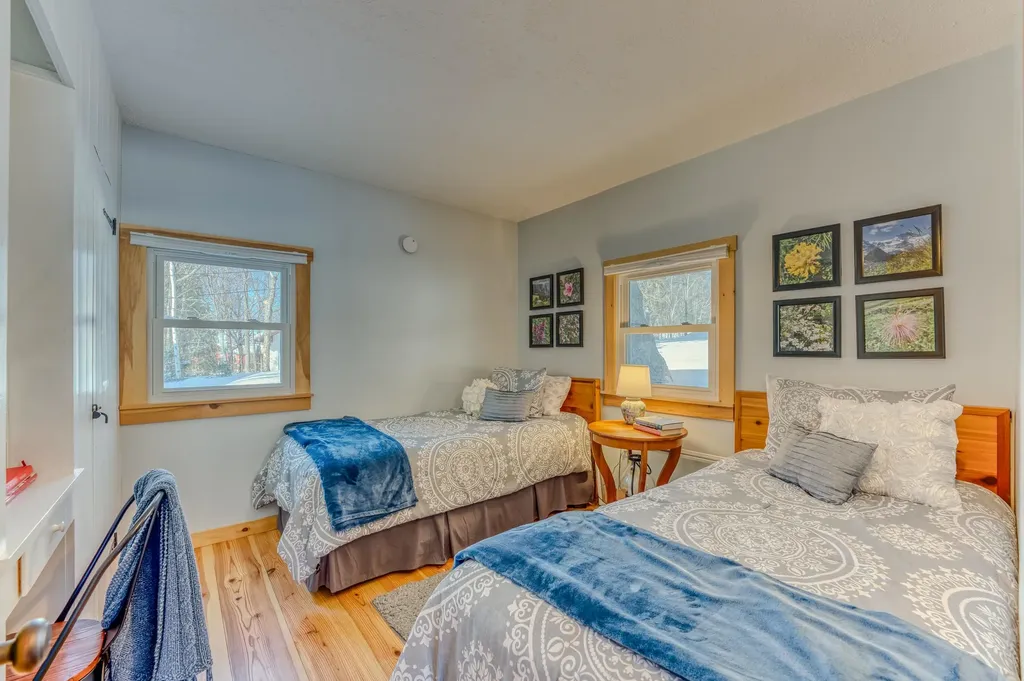 37 Pioneer Road Franconia NH 03580