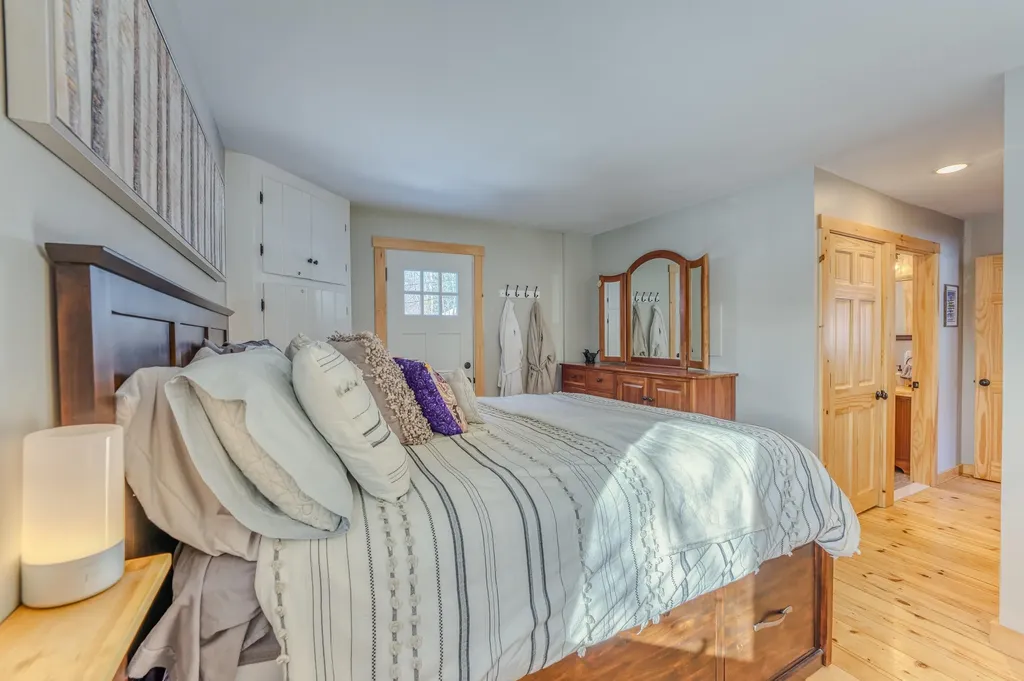 37 Pioneer Road Franconia NH 03580