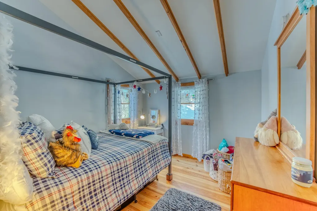 37 Pioneer Road Franconia NH 03580